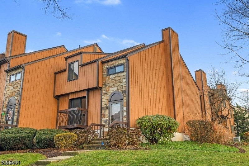 107 Wimbledon Square in Hackettstown, NJ - Building Photo