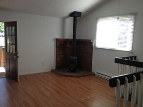 2241 W Hillside Ave in Englewood, CO - Building Photo - Building Photo