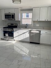 156 Triangle St in Danbury, CT - Building Photo - Building Photo