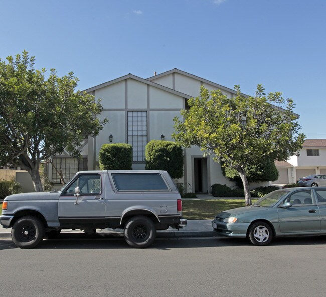 13771 Pine St in Westminster, CA - Building Photo - Building Photo