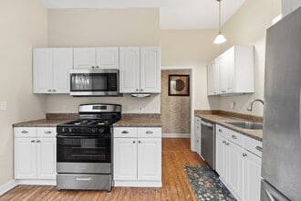 11 Oakdale Mnr in Suffern, NY - Foto de edificio - Building Photo