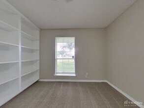 2727 Fox Creek Dr E in Jacksonville, FL - Building Photo - Building Photo