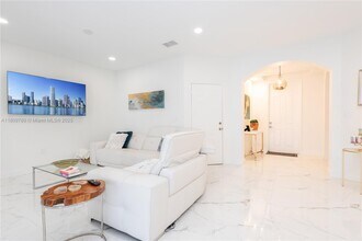 15323 SW 9th Way in Miami, FL - Building Photo - Building Photo