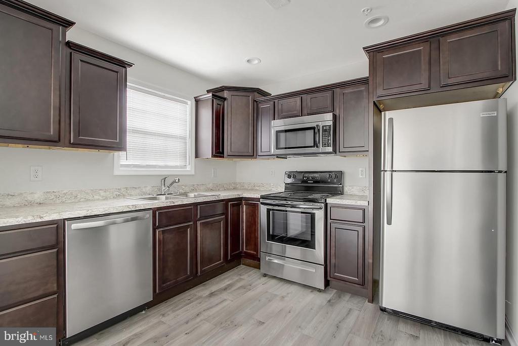 142 Cypress Ln in Hanover, PA - Building Photo