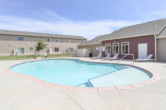 Diamond Field Townhomes in Sioux Falls, SD - Building Photo - Building Photo