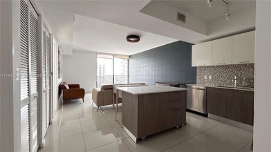 5252 NW 85th Ave in Doral, FL - Building Photo - Building Photo