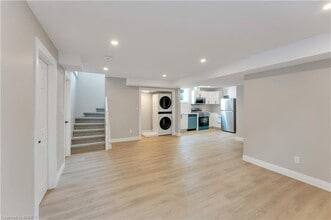 189 Sidney St in Quinte West, ON - Building Photo - Building Photo