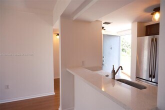 2756 Day Ave in Miami, FL - Building Photo - Building Photo