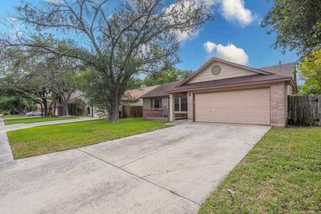 7347 Sunscape Way in San Antonio, TX - Building Photo - Building Photo