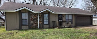 4065 S Meadowlark Dr in Springfield, MO - Building Photo