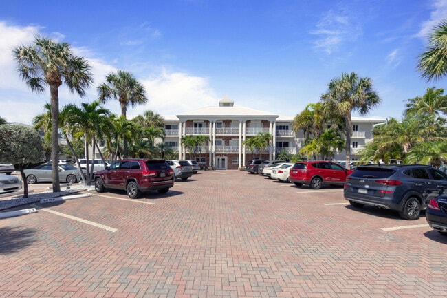 1198 Hillsboro Mile in Hillsboro Beach, FL - Building Photo - Building Photo