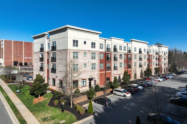 Kirkwood Place in Greensboro, NC - Building Photo - Building Photo