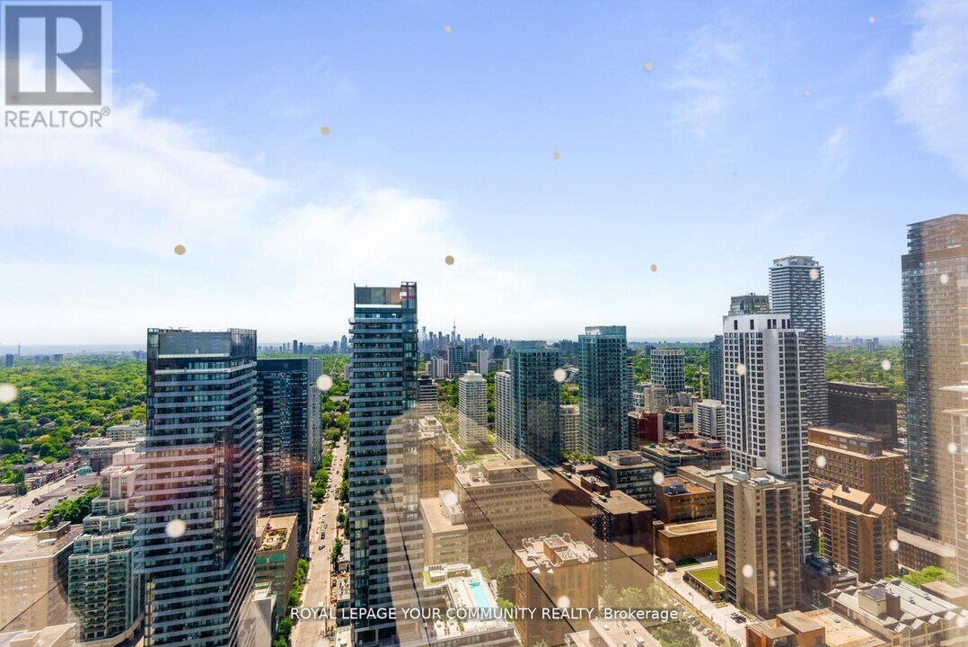 200 Redpath Ave in Toronto, ON - Building Photo