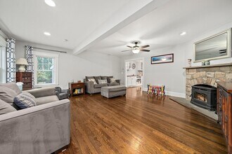 22 Hamilton St in Braintree, MA - Building Photo - Building Photo