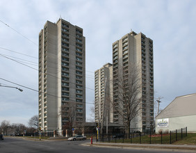 Horn Towers in Minneapolis, MN - Building Photo - Building Photo