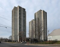 Horn Towers in Minneapolis, MN - Foto de edificio - Building Photo