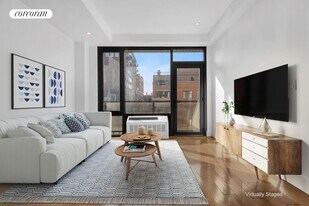 399 E 8th St in New York, NY - Building Photo