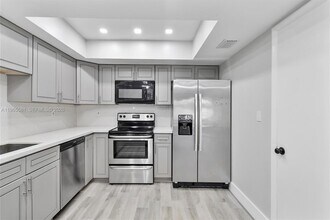 48 Matador Ln in Davie, FL - Building Photo - Building Photo