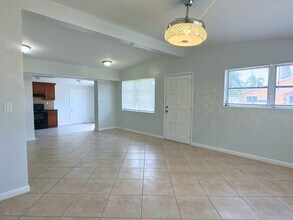 3250 NW 2nd St in Fort Lauderdale, FL - Building Photo - Building Photo
