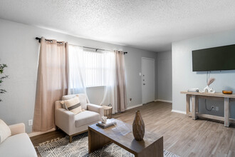 Overlook Apartments in El Paso, TX - Building Photo - Interior Photo