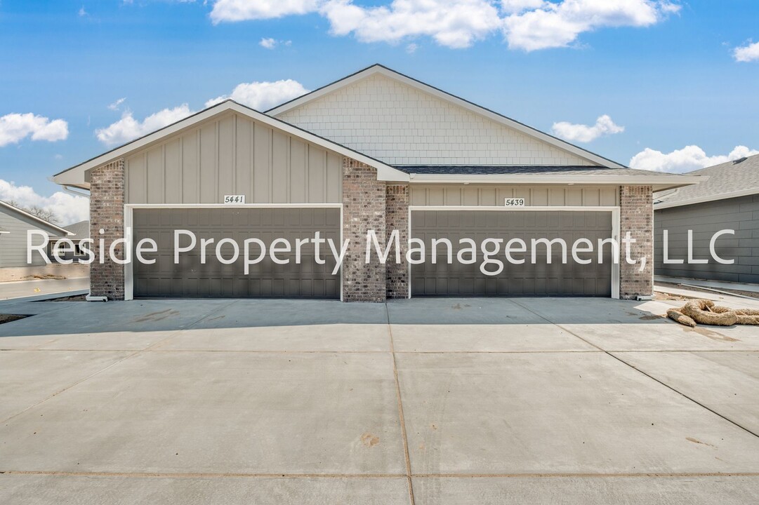 5439 N Briskbay Ct in Maize, KS - Building Photo