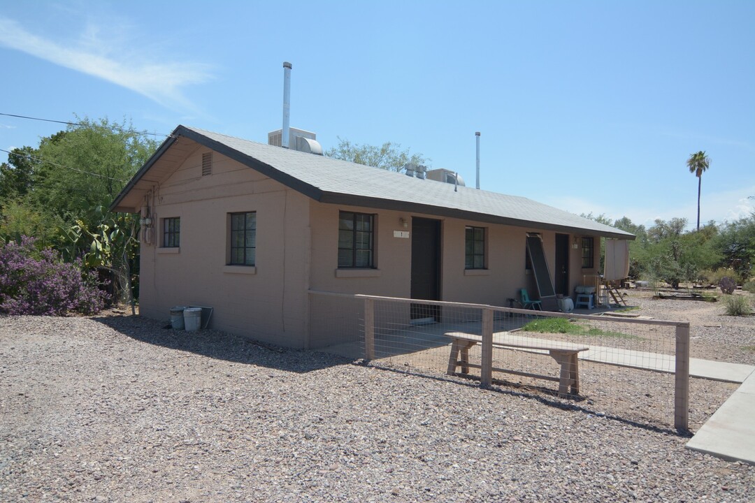 962 E Graybill Dr in Tucson, AZ - Building Photo