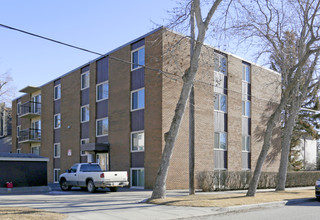 734 2nd Ave NW in Calgary, AB - Building Photo - Building Photo