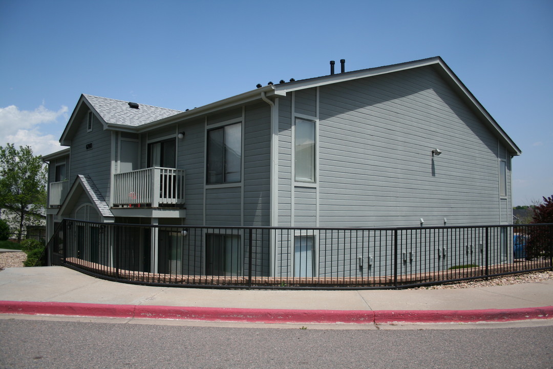 Columbine West Apartments in Littleton, CO - Foto de edificio