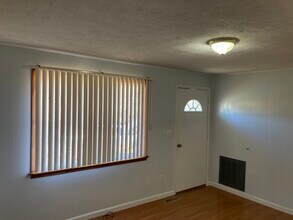 119 Betterley Pl, Unit #2 in Elizabethton, TN - Building Photo - Building Photo