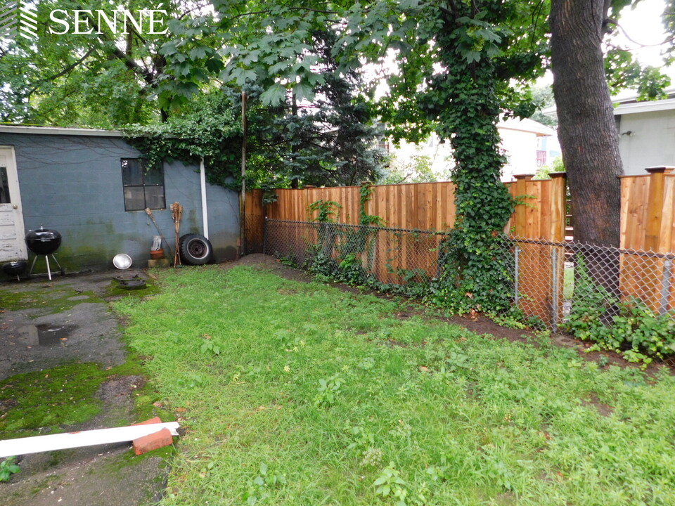 137 Fayerweather St in Cambridge, MA - Building Photo