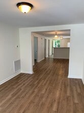 215 Hillsdale Dr in Wilmington, NC - Building Photo - Building Photo