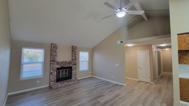 4028 Sarah Jane Ct in Modesto, CA - Building Photo - Building Photo