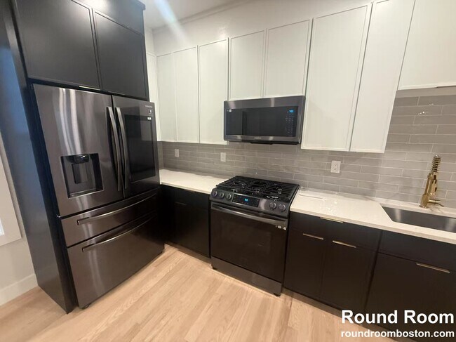 214 Havre St, Unit 2 in Boston, MA - Building Photo - Building Photo