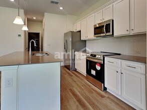 27212 St Andrews Ave in Wesley Chapel, FL - Building Photo - Building Photo