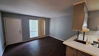 1120 Bessemer Rd, Unit B4 in Birmingham, AL - Building Photo