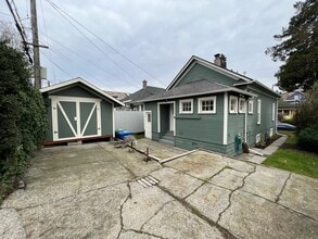 5511 Brooklyn Ave NE in Seattle, WA - Building Photo - Building Photo