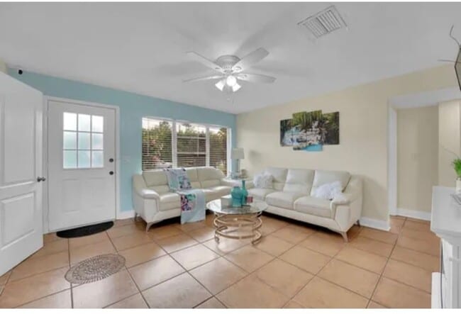 715 S Jenkins Rd in Fort Pierce, FL - Building Photo - Building Photo