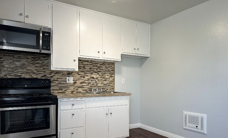 4201 McClung Dr in Los Angeles, CA - Building Photo