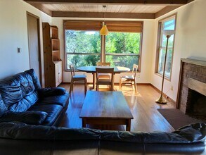 1216 Spruce St, Unit 1216-1/2 Spruce in Berkeley, CA - Building Photo - Building Photo