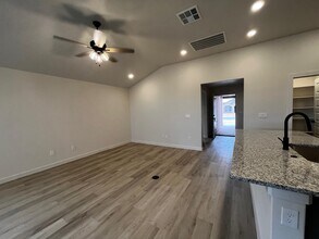 2016 Cottonwood Ave in Wolfforth, TX - Building Photo - Building Photo