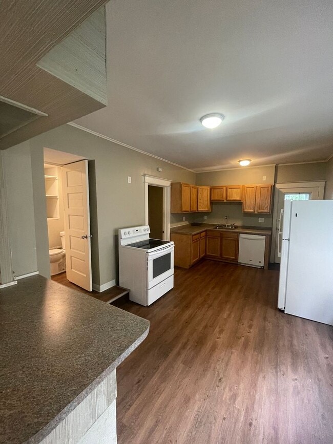 property at 2214 W 3rd St