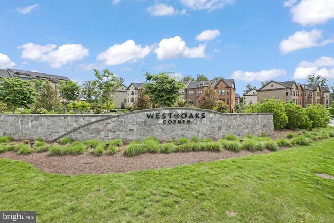 12311 W Oaks Dr in Fairfax, VA - Building Photo - Building Photo
