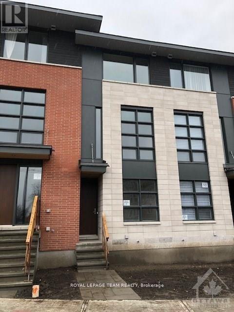 31 Des Oblats Ave in Ottawa, ON - Building Photo