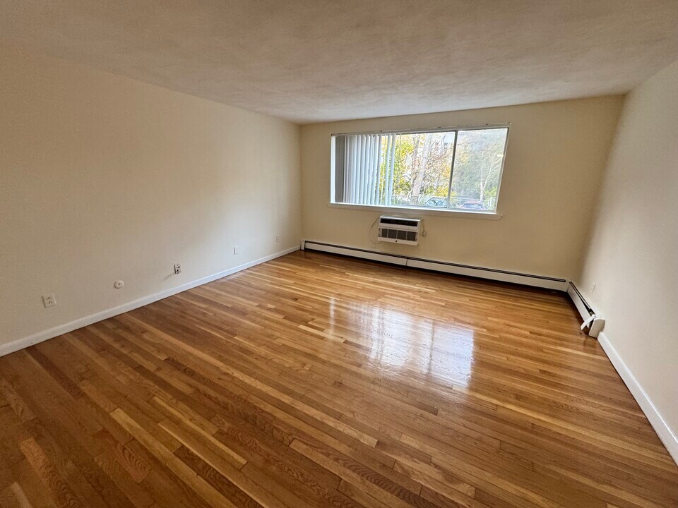 95 Gardner St, Unit 11 in Boston, MA - Building Photo