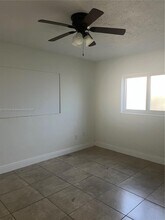 3325 Village Green Dr in Miami, FL - Building Photo - Building Photo