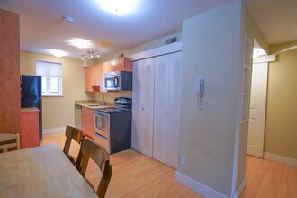 613 Westgate Ave, Unit B in University City, MO - Building Photo - Building Photo