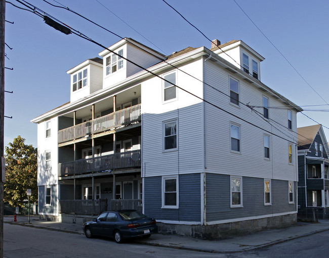 5 John St in Woonsocket, RI - Building Photo - Building Photo