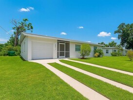 22011 Catherine Ave in Port Charlotte, FL - Building Photo