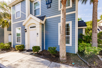 5601 Rosehill Rd, Unit #102 in Sarasota, FL - Building Photo - Building Photo