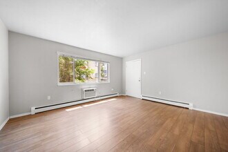 1770 Eaton St, Unit 2 in Lakewood, CO - Foto de edificio - Building Photo